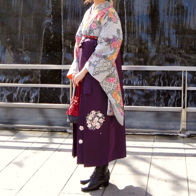 袴を着た女性