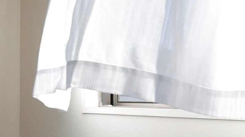 窓が開いている